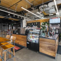 Luckman Coffee - Inside