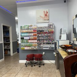 KT Nails & Spa
