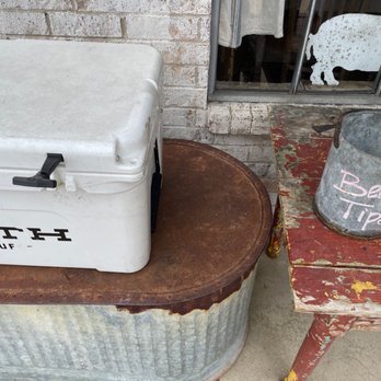 Truth BBQ - Cold beverages - Barbeque Near Me - Brenham, Texas