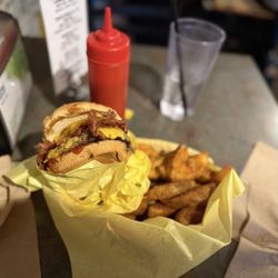 Hodad's - Bacon cheddar cheeseburger & fries