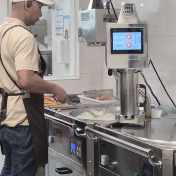 Maestro Churrero - Making churros - Churros Near Me - Madrid, M Maestro Churrero - Making churros - Churros Near Me - Madrid, M