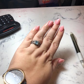 LeVian Nails - Nail Salons Near Me - Lake Oswego, Oregon