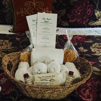 The Overlook Inn - Personalized breakfast menus and special gifts in the welcome basket - Hotels Near Me - Chatsworth, Georgia The Overlook Inn - Personalized breakfast menus and special gifts in the welcome basket - Hotels Near Me - Chatsworth, Georgia