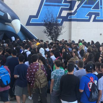 Crescenta Valley High School - 9th graders coming into the South Gym for the first time! - Middle Schools & High Schools Near Me - La Crescenta, California Crescenta Valley High School - 9th graders coming into the South Gym for the first time! - Middle Schools & High Schools Near Me - La Crescenta, California