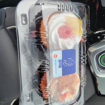 Ksquaredcupcakes - Strawberry shortcake and upside down pineapple cake - Bakeries Near Me - Chesapeake, Virginia