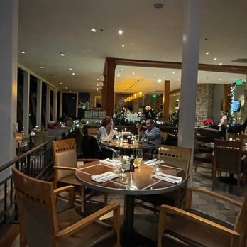Pacific's Edge Restaurant - Dining room - Seafood Near Me - Carmel, California