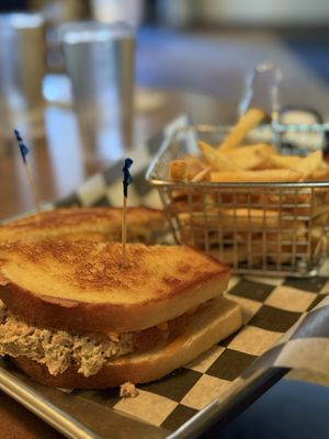 Driftwood Cafe by null