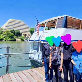 City Cruises - All aboard!! Few minutes before boarding time.  (The Ziggurat Building behind). - American Near Me - Sacramento, California