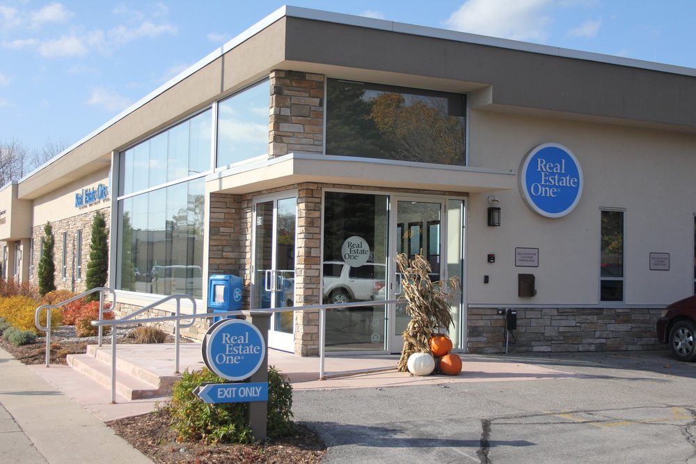 GORDON HODGES REAL ESTATE ONE Contact Agent 511 E Front St