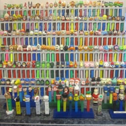 BURLINGAME MUSEUM OF PEZ MEMORABILIA - CLOSED - Updated July