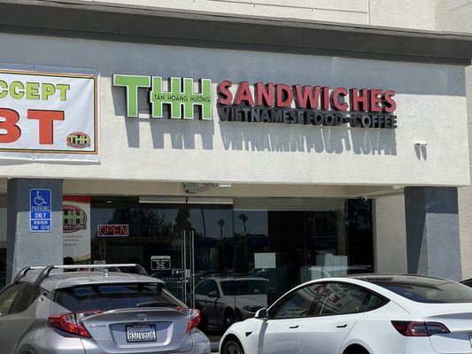 THH Sandwiches by null