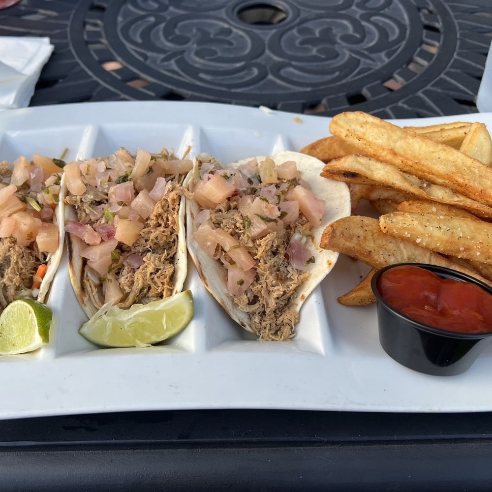 Grain - Pulled chicken tacos - Beer Gardens Near Me - Norfolk, Virginia