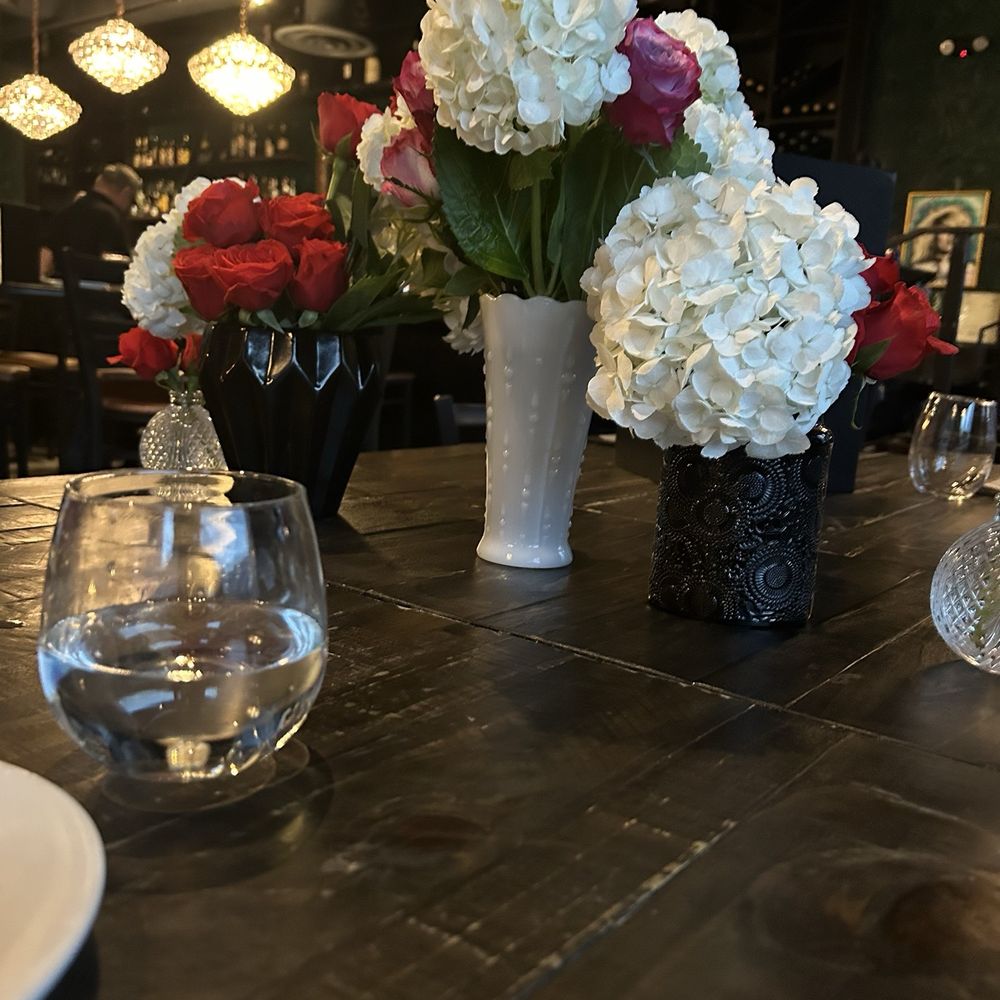 Phoenecia - Pizza Near Me - Seattle, Washington