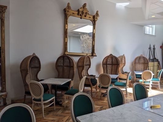 The Buttonwood by null