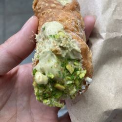 Gastronomica - Mini pistachio cannoli