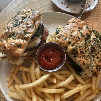 Hatch 44 Cafe - Cafes Near Me - Metuchen, New Jersey