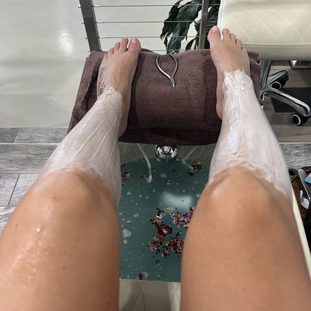 Nailsneedlove Studio II - 8/26:24 champagne pedi - Nail Salons Near Me - Long Beach, California