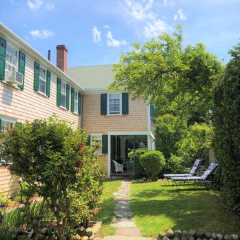 The Barnacle Inn - Bed & Breakfast Near Me - Nantucket, Massachusetts