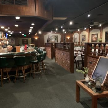 The Bear Club - Bar area - Bars Near Me - Reedley, California The Bear Club - Bar area - Bars Near Me - Reedley, California