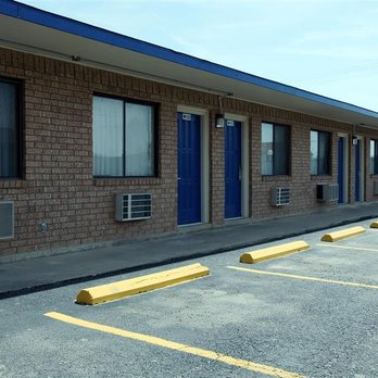 Americas Best Value Inn Comanche - Side Exterior - Hotels Near Me - Comanche, Texas
