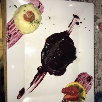 Acqua al 2 - Blueberry Steak with side of mashed potatoes - Tuscan Near Me - Florence, FI