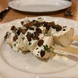 Shinko pear, chèvre, house made pancetta, lemon thyme. Refreshing!