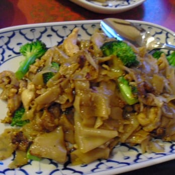 Bangkok Thai Cuisine - Pad See Ew - Thai Near Me - Berkeley, California