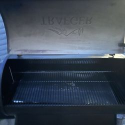 The OC Grill Cleaner - After cleaning of traeger