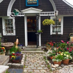 Rocky Neck Art Colony - Side Street Gallery.