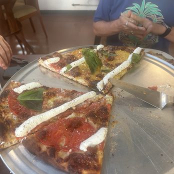 Pizzeria Ida - One of the regular pizzas - Pizza Near Me - Burlington, Vermont