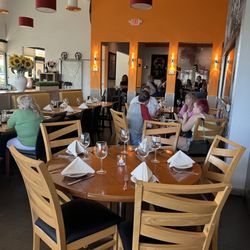 Prosecco Fresh Italian Kitchen - Inside the restaurant (2/2).