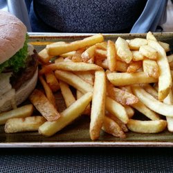 Sterntaler - Heumilch Burger mit Fries