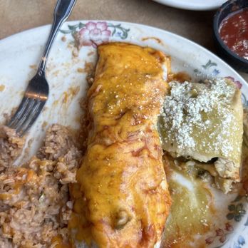 Puerto Vallarta - Burrito and Tamale (Side) - Mexican Near Me - Southington, Connecticut Puerto Vallarta - Burrito and Tamale (Side) - Mexican Near Me - Southington, Connecticut