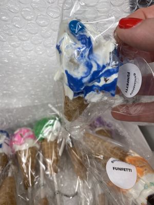 NY Cake Pops by null