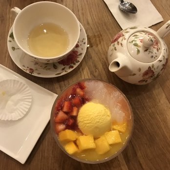 Mango Mango Dessert - Strawberry Mango Juice Sago and Lychee Jelly with Mango Ice cream...SO. GOOD. - Desserts Near Me - Philadelphia, Pennsylvania Mango Mango Dessert - Strawberry Mango Juice Sago and Lychee Jelly with Mango Ice cream...SO. GOOD. - Desserts Near Me - Philadelphia, Pennsylvania