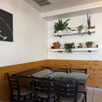 Local Heroes - Seating - Burgers Near Me - Auburn, California Local Heroes - Seating - Burgers Near Me - Auburn, California