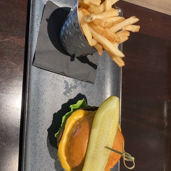 Gerrard Street Kitchen - Impossible burger - Cocktail Bars Near Me - Washington, DC, District of Columbia