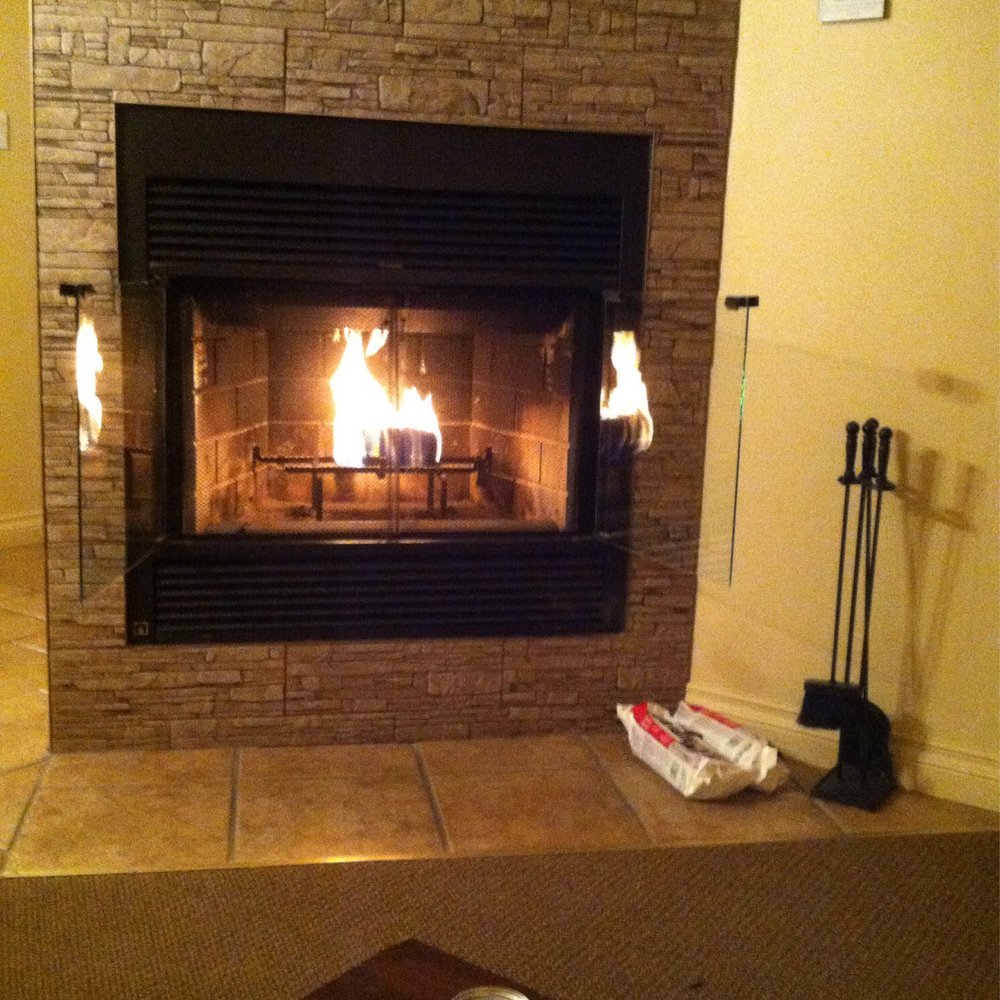 Auberge du Lac Morency - Fireplace in our condo - Resorts Near Me - Saint-Hippolyte, Quebec