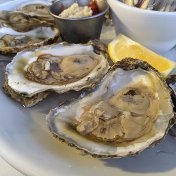 Big B’s Fish Joint - Raw oysters on the half shell. 6 for $6 or 12 for $12. Daily, 4-7pm. - Seafood Near Me - Atlanta, Georgia Big B’s Fish Joint - Raw oysters on the half shell. 6 for $6 or 12 for $12. Daily, 4-7pm. - Seafood Near Me - Atlanta, Georgia