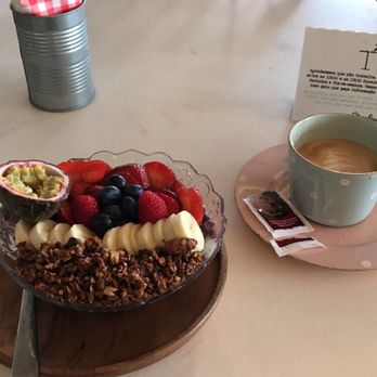 Nicolau Lisboa - Acai bowl and flat white - Juice Bars & Smoothies Near Me - Lisbon, 11 Nicolau Lisboa - Acai bowl and flat white - Juice Bars & Smoothies Near Me - Lisbon, 11