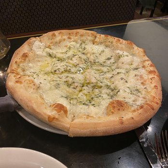 La Bella Luna - Cheese pizza delicious - Pizza Near Me - Orlando, Florida La Bella Luna - Cheese pizza delicious - Pizza Near Me - Orlando, Florida