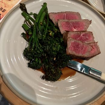 Roger Bar & Restaurant - Steak - New American Near Me - Mountain View, California