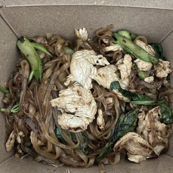 55 Thai Kitchen - Pad See Ew with chicken - Thai Near Me - San Diego, California