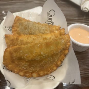 Gary's Restaurant & Bar - Chicken and beef empanadas - Dominican Near Me - Lowell, Massachusetts Gary's Restaurant & Bar - Chicken and beef empanadas - Dominican Near Me - Lowell, Massachusetts