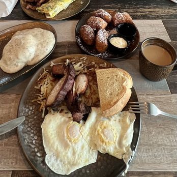 Souffle’s - Flock your Way omelette, Down and Dirty, side of Biscuits and Gravy, and French Beignets. - Breakfast & Brunch Near Me - North Myrtle Beach, South Carolina