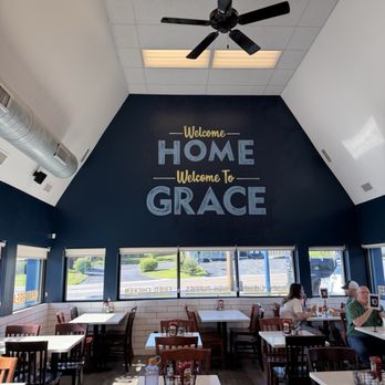 Grace Chicken Fish - Inside of restaurant - Fish & Chips Near Me - St. Louis, Missouri Grace Chicken Fish - Inside of restaurant - Fish & Chips Near Me - St. Louis, Missouri