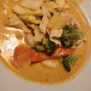 Thailicious27 - Yellow Curry with Chicken and extra vegetables! Soooo yummy! - Thai Near Me - Davenport, Florida Thailicious27 - Yellow Curry with Chicken and extra vegetables! Soooo yummy! - Thai Near Me - Davenport, Florida