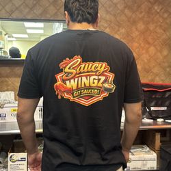 GREATEST CHICKEN WING I EVER HAD 12/10 SUPER GOOD CUSTOMER SERVICE SUPER NICE AMAZING FOOD