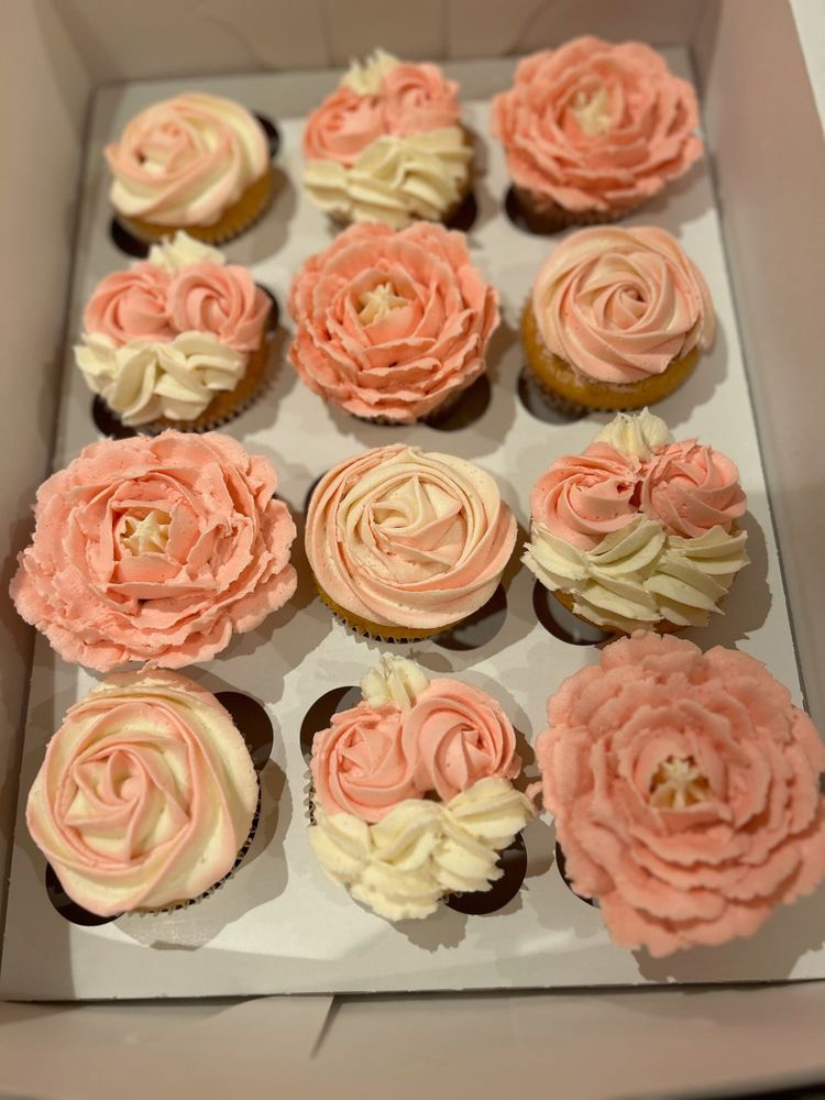 Christina’s Creative Cupcakes Logo