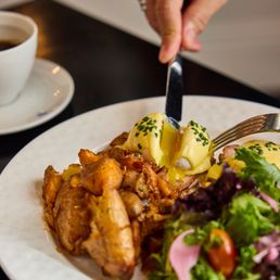 Eggs Benedict